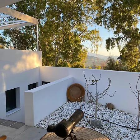 Uriqui Villa *
